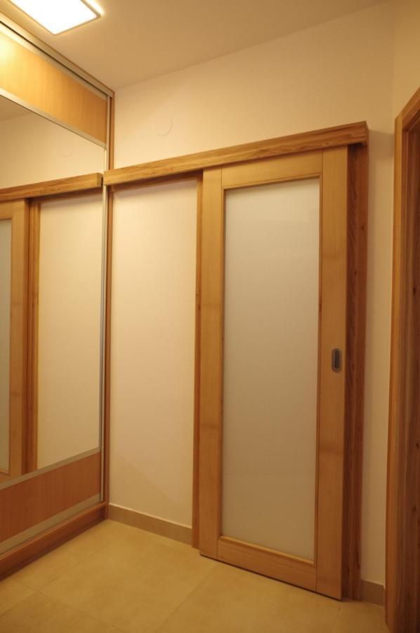 Apartma 11 דירה